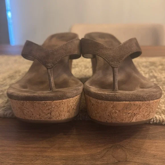 UGG Natassia wedge sandals - Picture 4 of 9